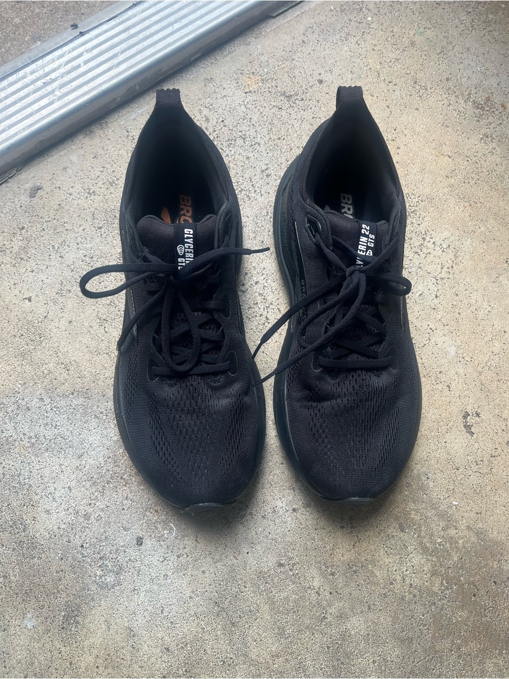 Brooks Men's Black Knit Running Shoes